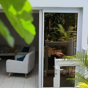  Hébergement de vacances Les Du Château D'ô Guadeloupe